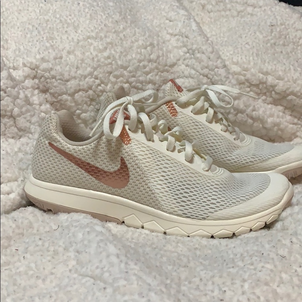 Women’s Nike Flex.